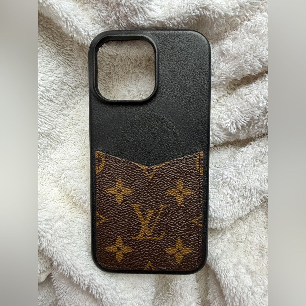 Louis Vuitton iPhone 16 Pro Max Black Suede Finish Phone Case